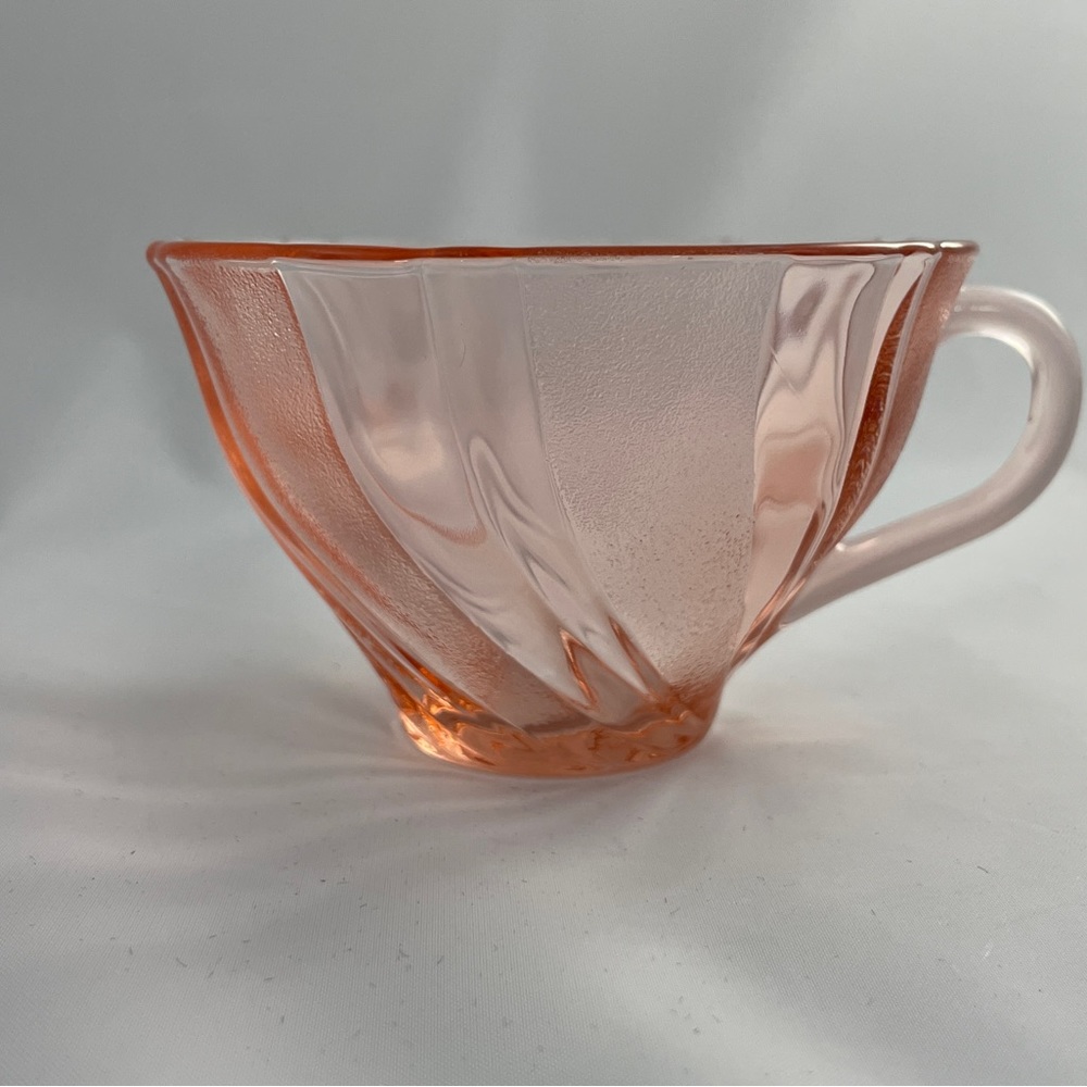 (8) 1980s Vereco Rosaline Pink Swirl Tea Cups France + Free Brass Tray - Picture 2 of 3